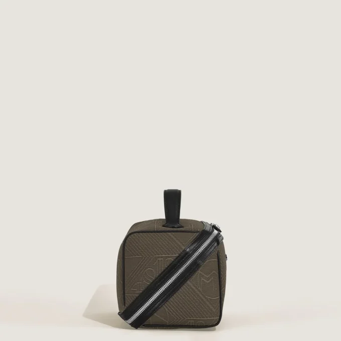 4810 jacquard toiletry case