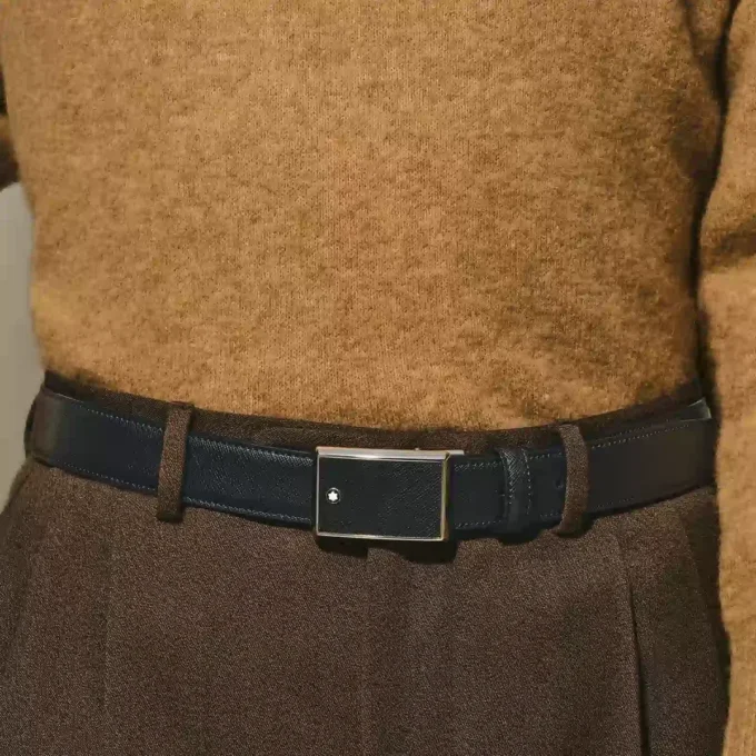 Black 30 mm leather belt