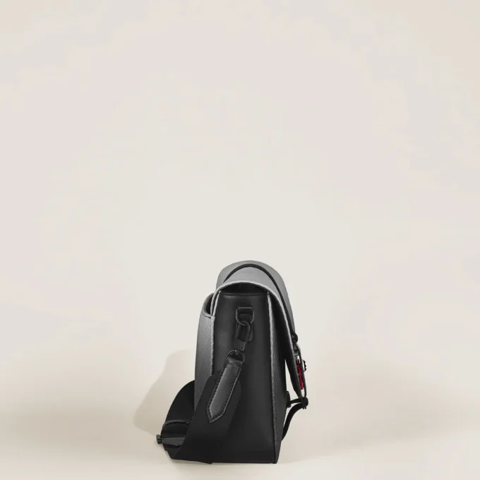 Extreme 3.0 messenger with M LOCK 4810 buckle