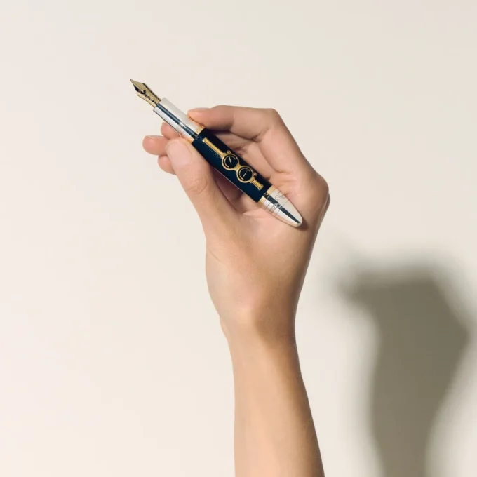 Meisterstück Around the World in 80 Days Limited Edition 811 Fountain Pen