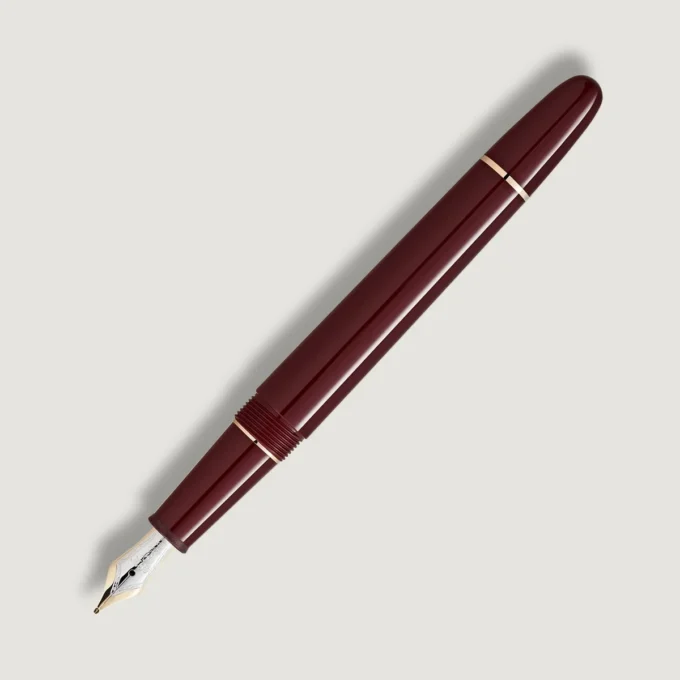 Meisterstück Burgundy Red Classique Fountain Pen