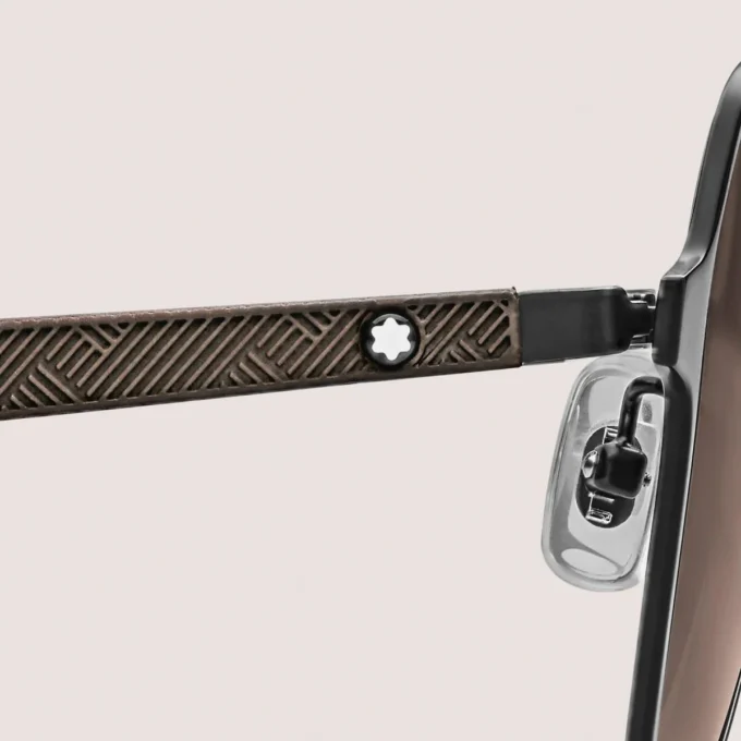 Squared Sunglasses with Black Metal Frame